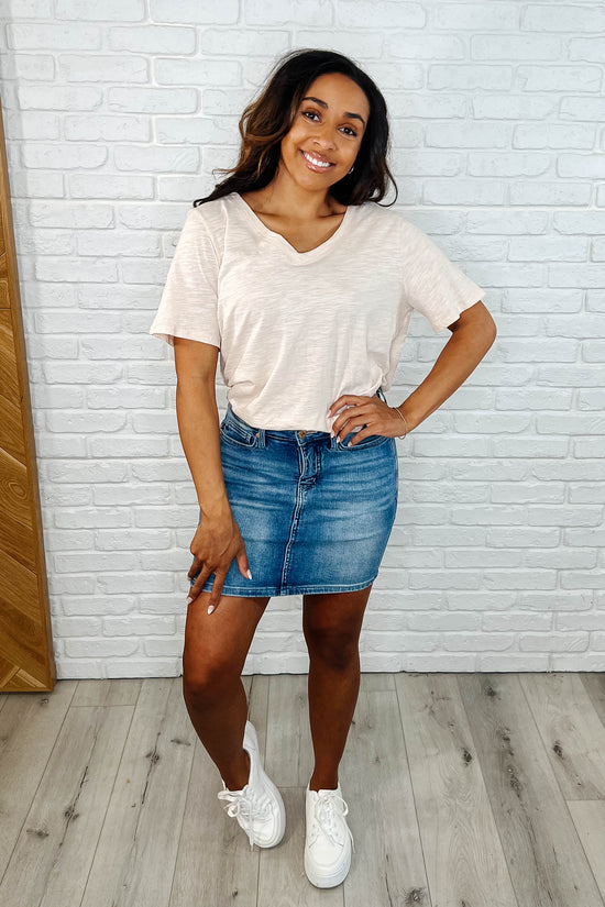Load image into Gallery viewer, I Don&amp;#39;t Have to Choose V-Neck Tee in Oatmeal
