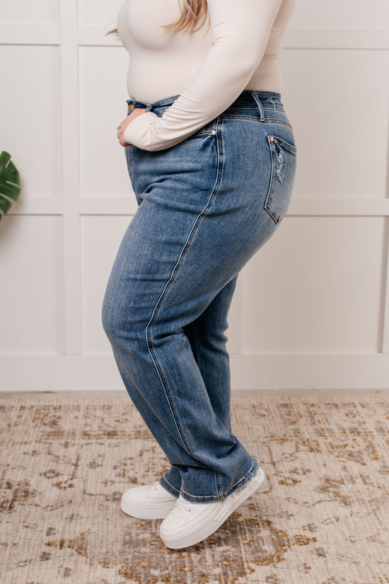 Load image into Gallery viewer, Quinn Mid Rise Cell Phone Pocket Dad Jeans
