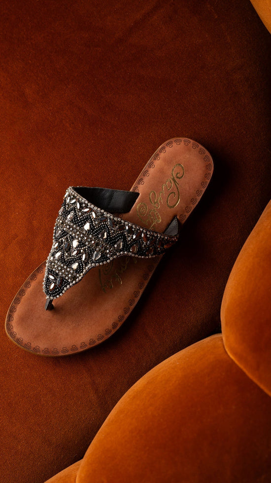 Load image into Gallery viewer, Loving U Sandals in Black
